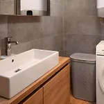 Nyaraló Kameni Dvori *