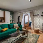 Nyaraló Kameni Dvori