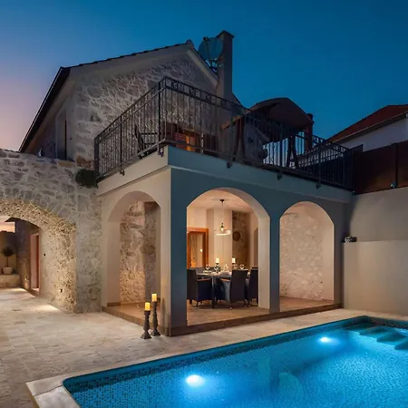 Holiday home Kameni Dvori Sveti Filip i Jakov