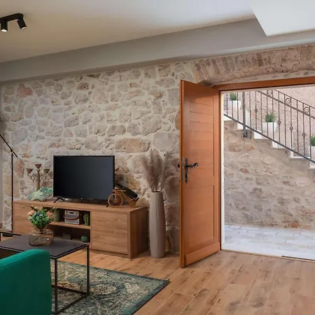 Holiday home Kameni Dvori Sveti Filip i Jakov