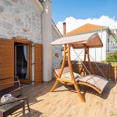 Kameni Dvori Holiday home Sveti Filip i Jakov