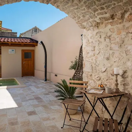 Holiday home Kameni Dvori Sveti Filip i Jakov